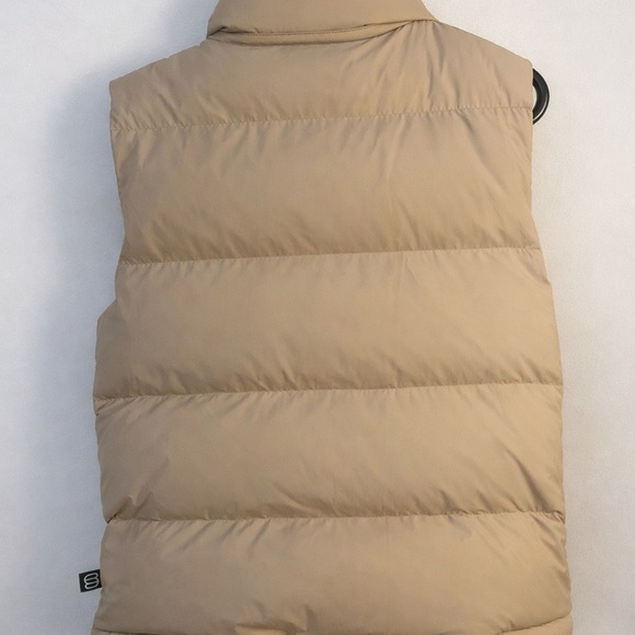 Aritzia - The Super Puff Original Beige Vest in SMALL - Picture 2 of 8